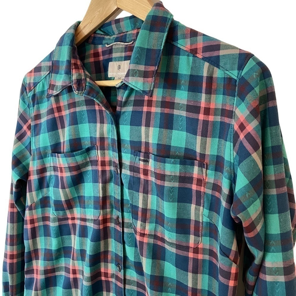 Royal Robbins Plaid Button Up Top Womens M Blue Pink Standard Fit Shirt Blouse